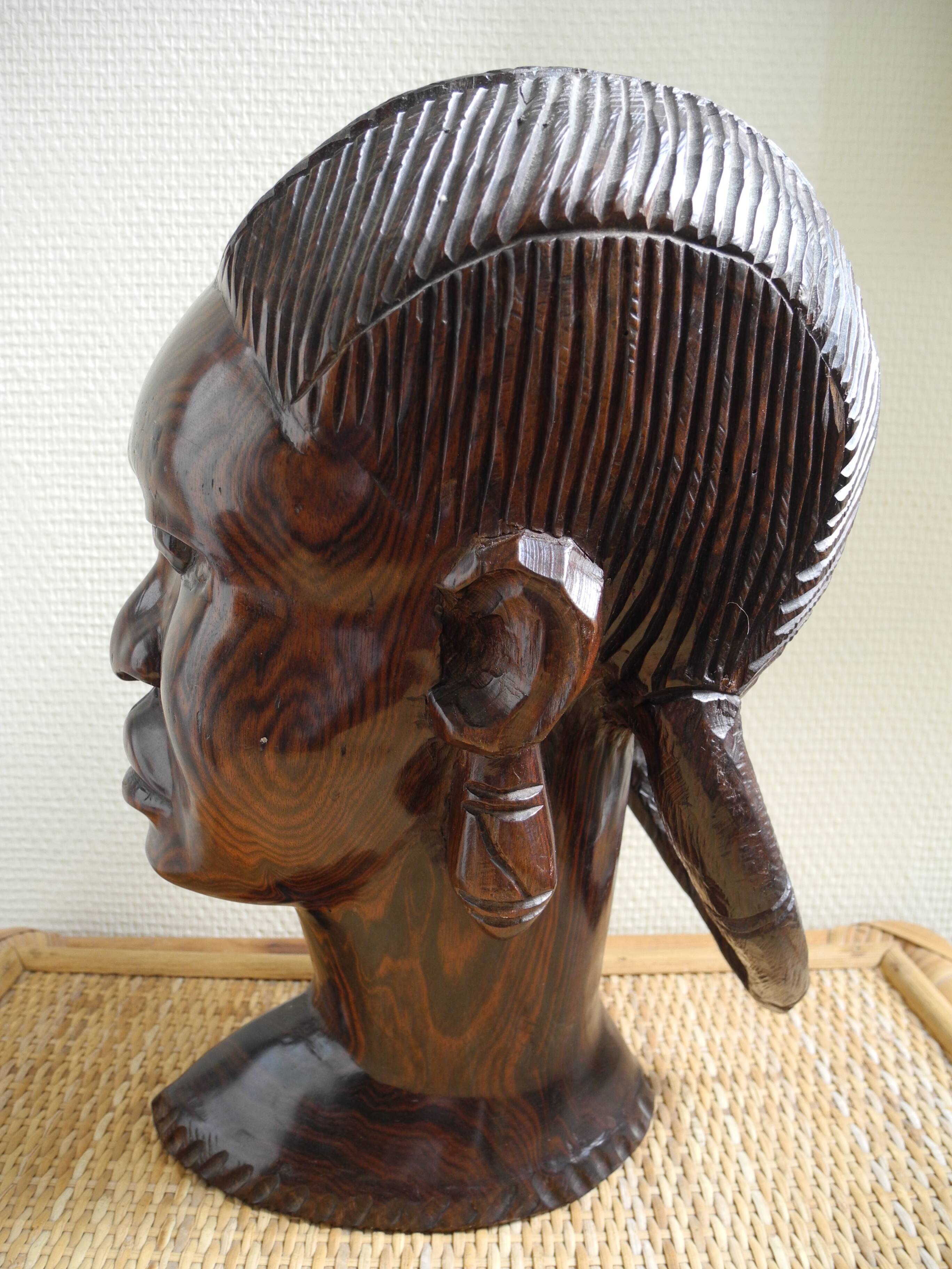 Pair of African sculptures from the 50s