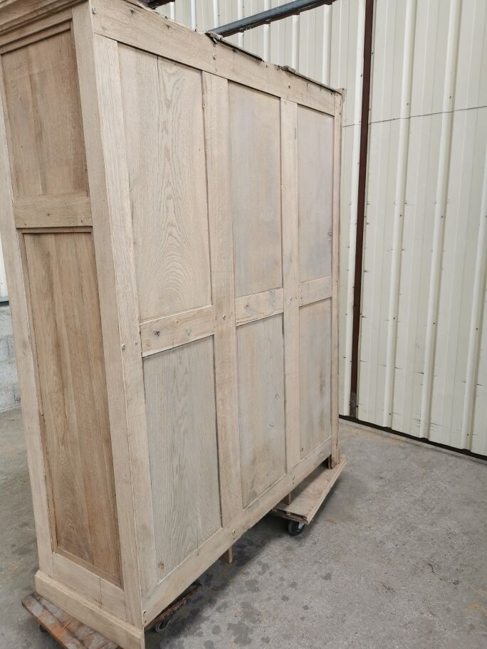 Wooden locker room bank of France period 1930