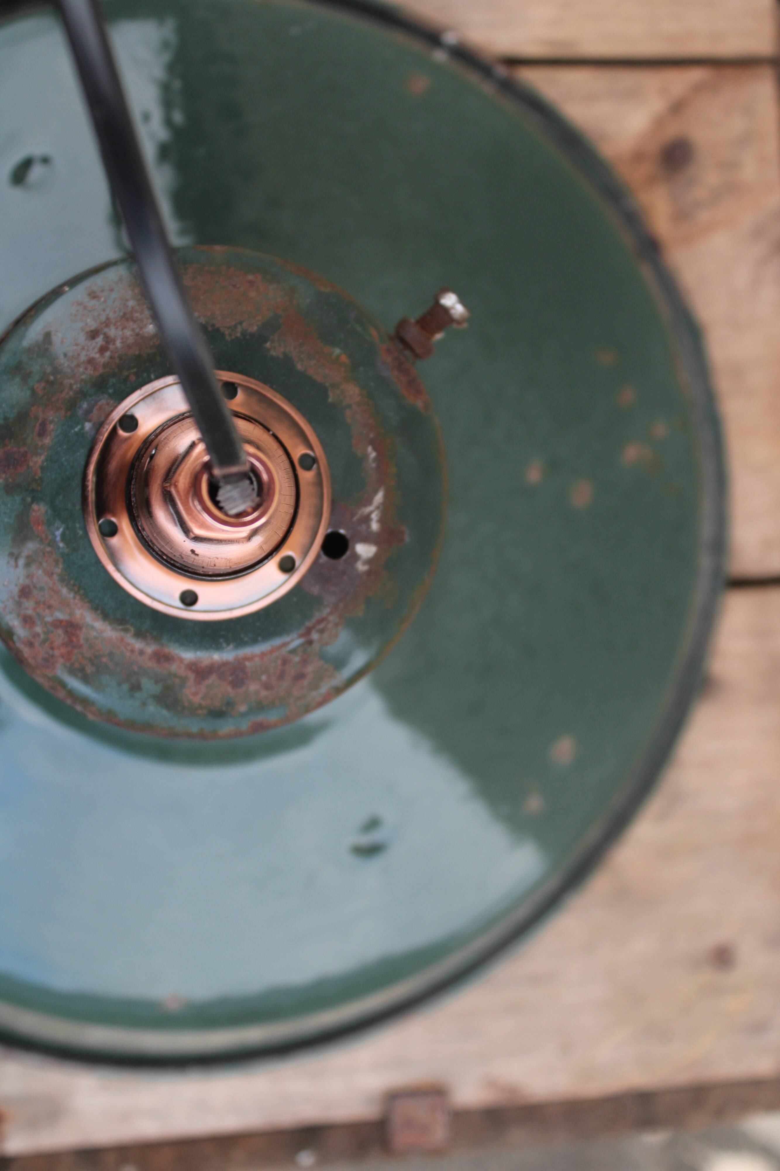 Green industrial enamelled suspension