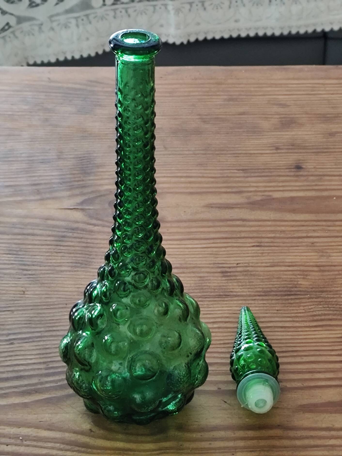 Carafe en verre de couleur ambre