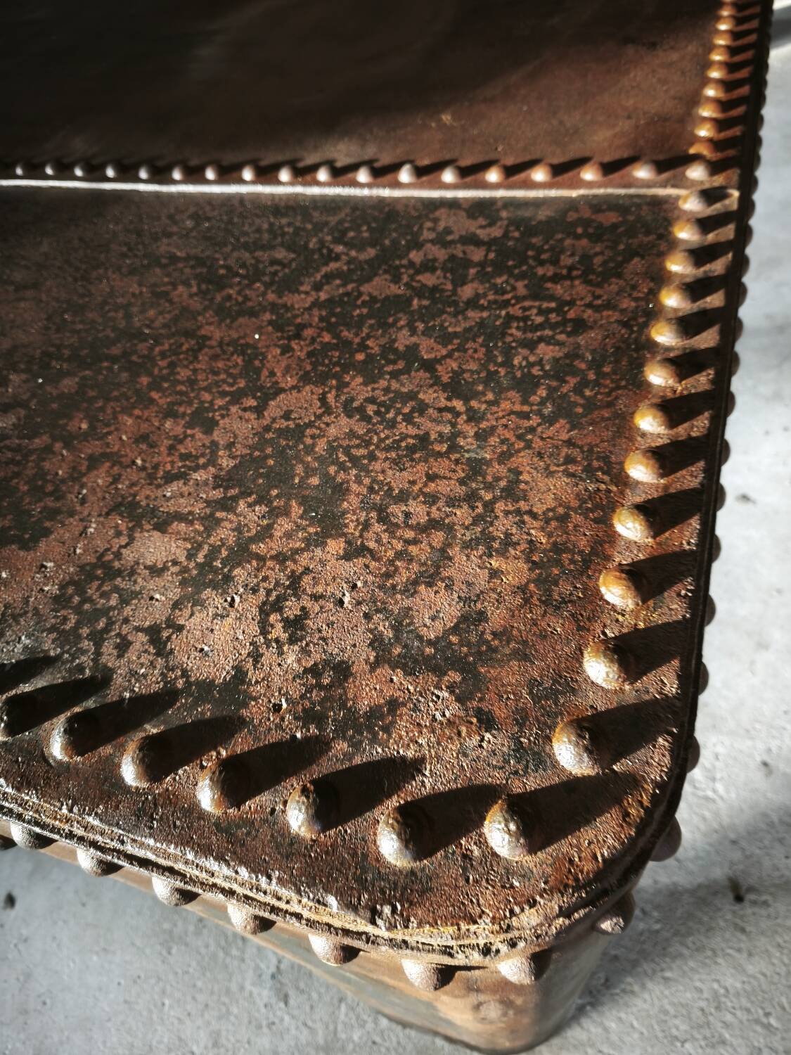 Riveted industrial table