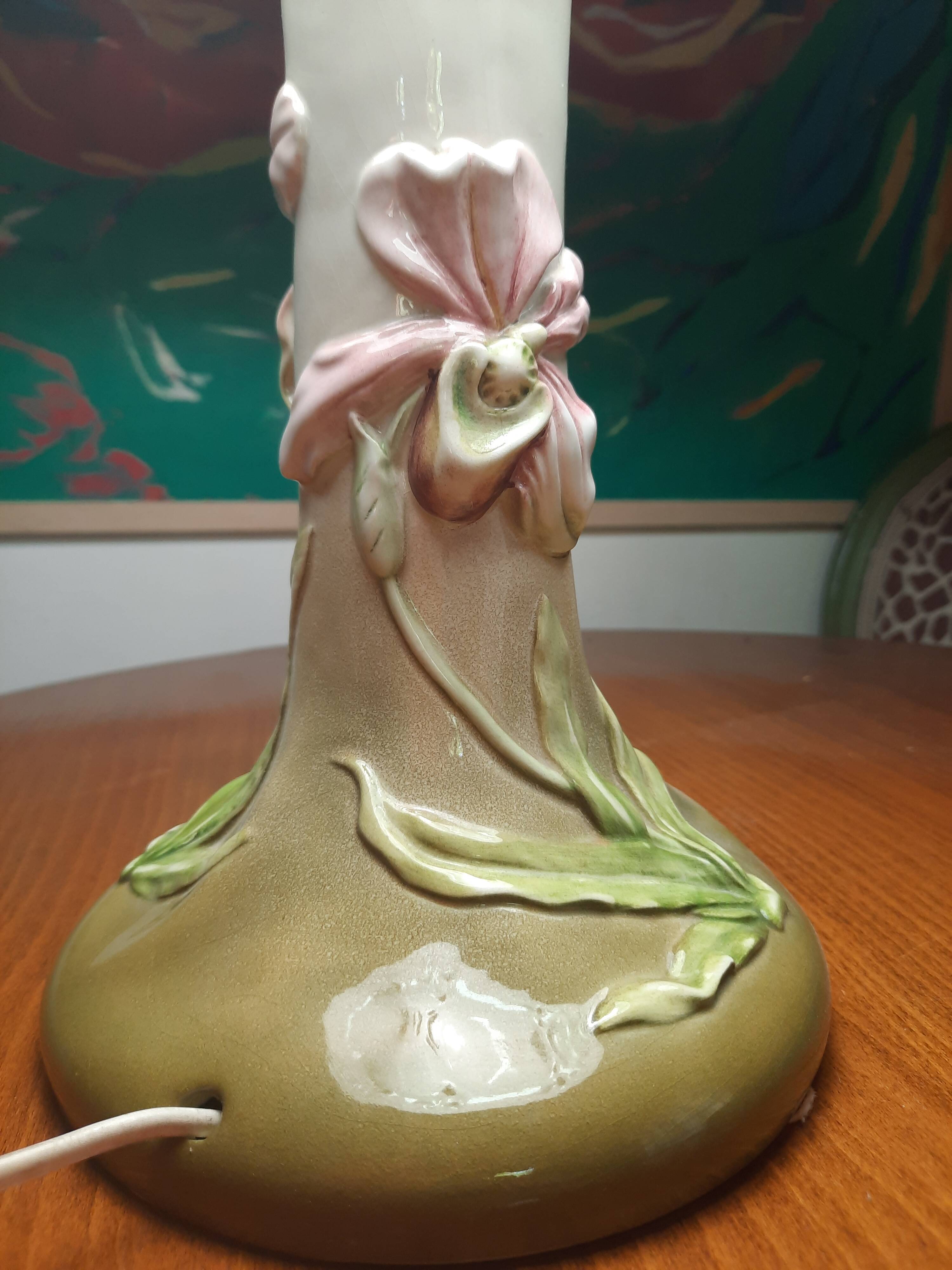 Orchid-patterned earthenware table lamp