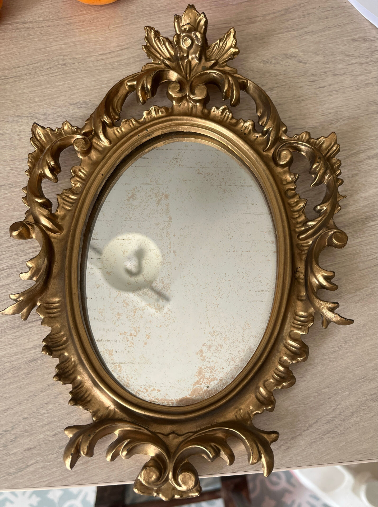 Petit miroir ovale signé Tallandier en laiton doré style Rococo – 30x2