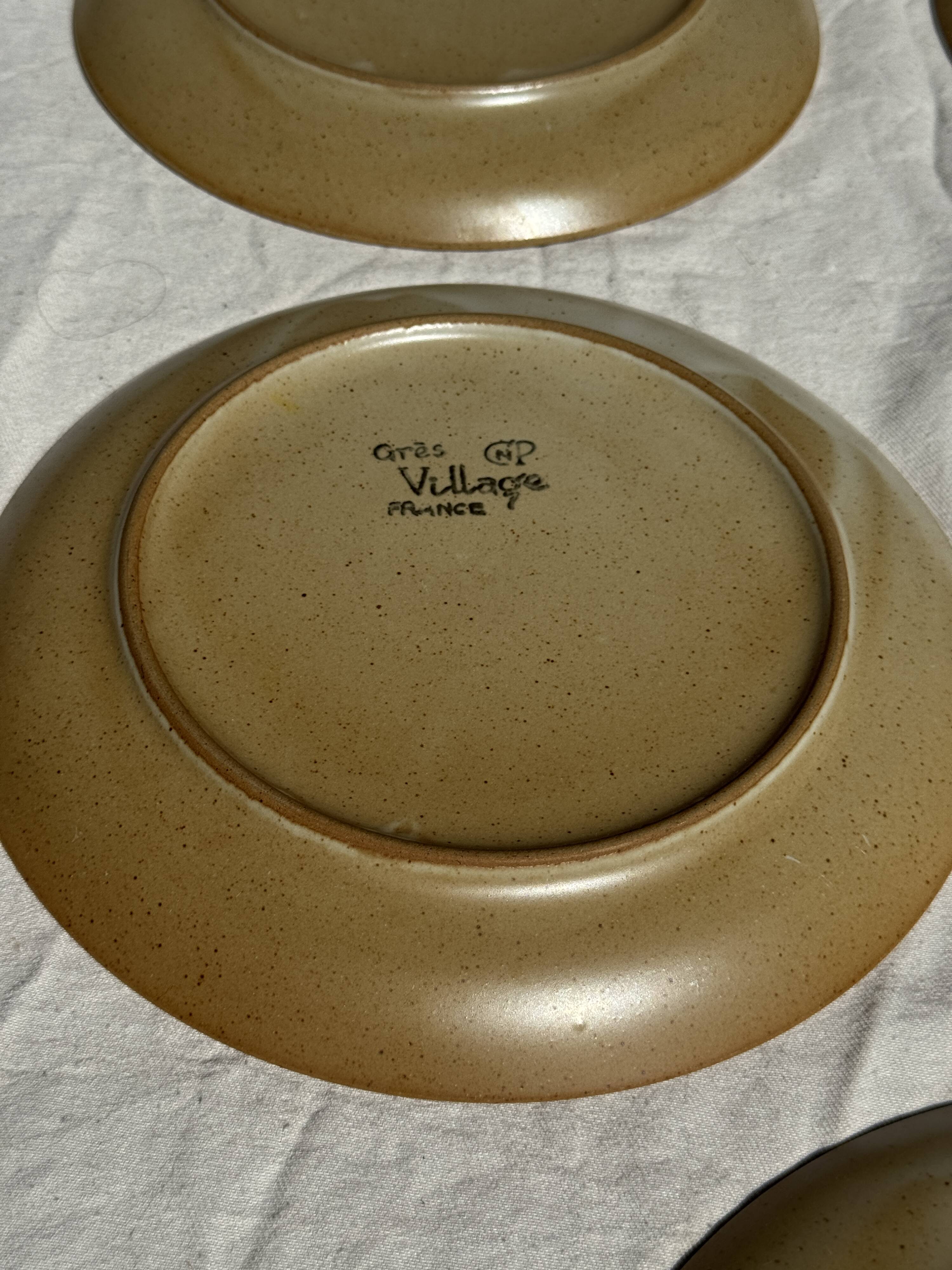 Set of 6 stoneware plates Village France D24