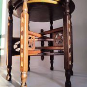 Table basse en bois nacre et plateau en laiton, travail Syrien