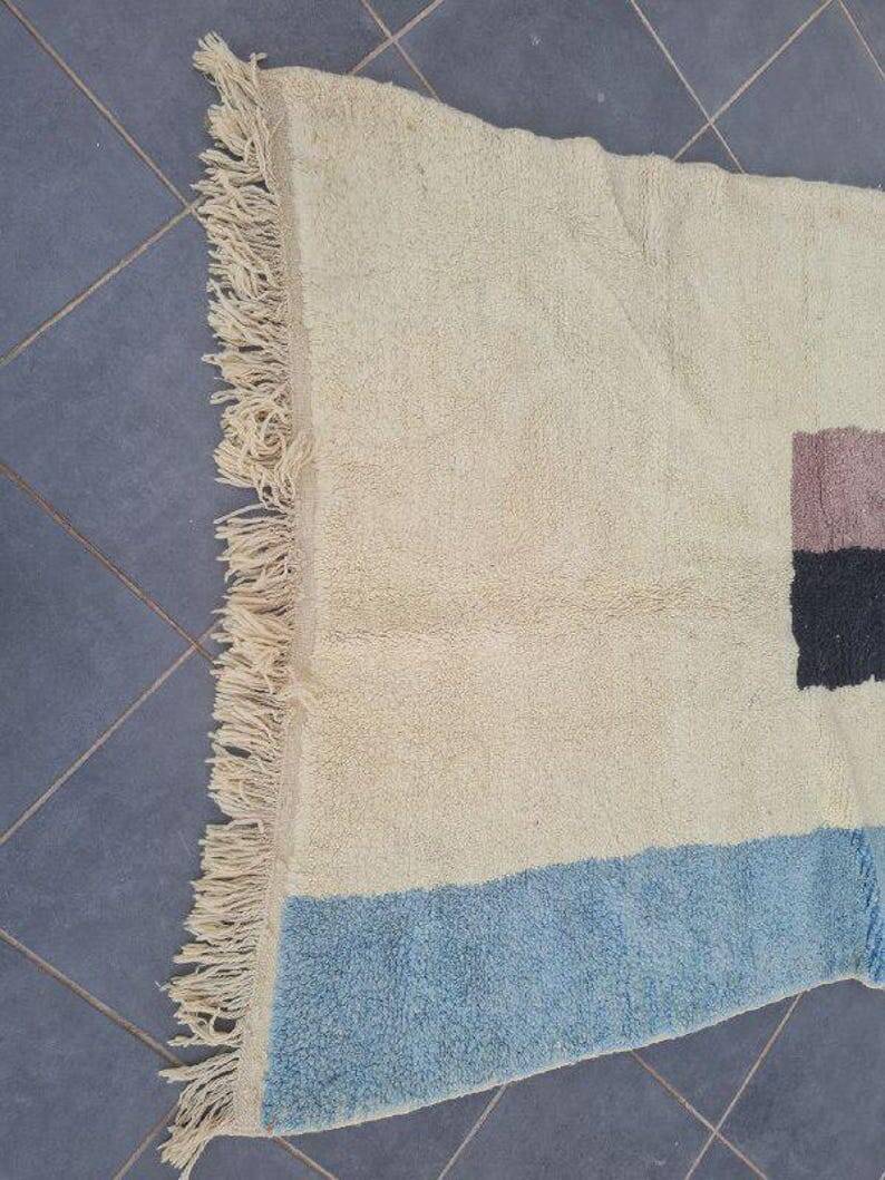 Handmade natural wool rug, size 150 x 260 cm