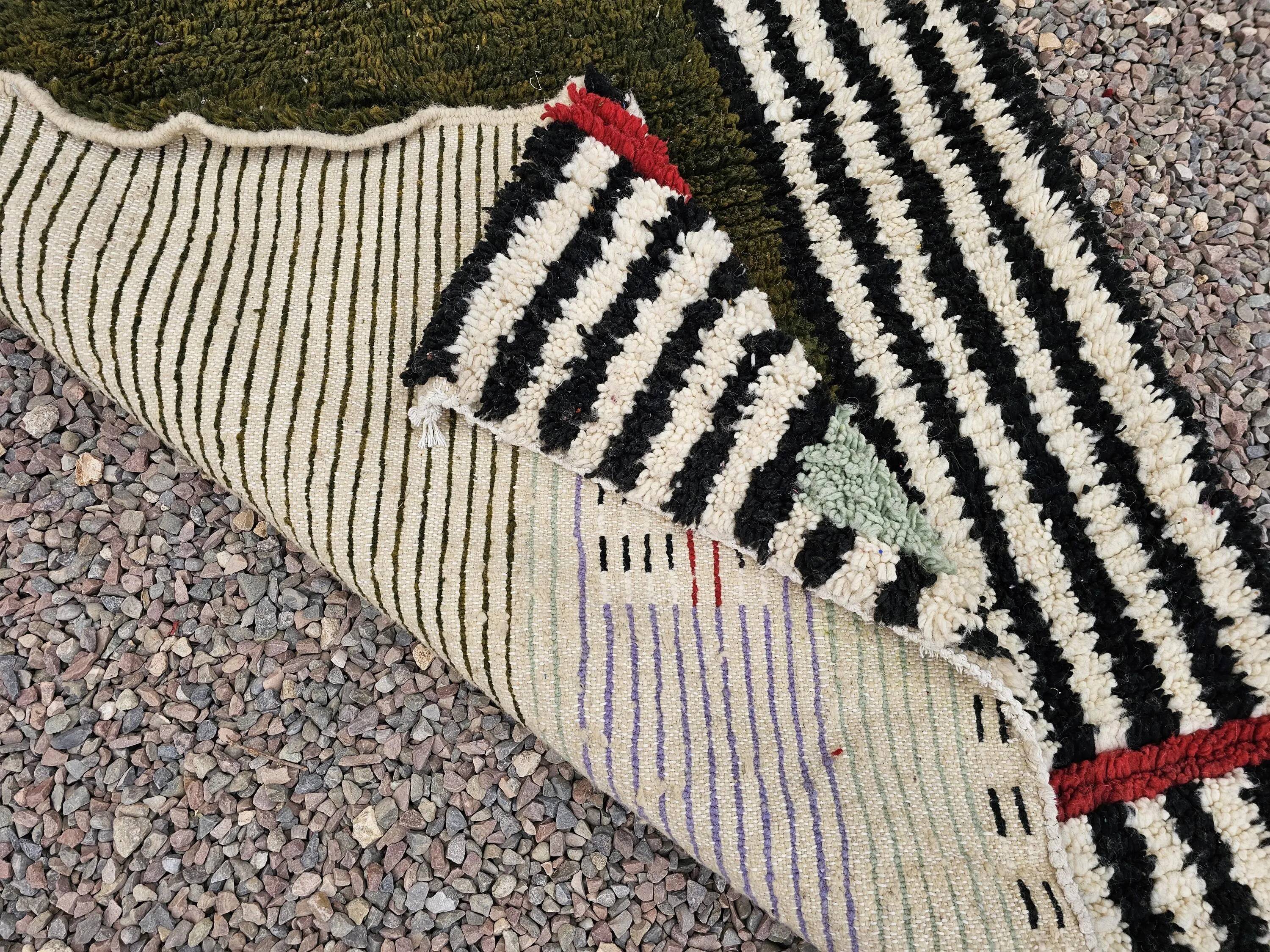 Unique Moroccan rug made of natural wool, 2.5x1.5 m.