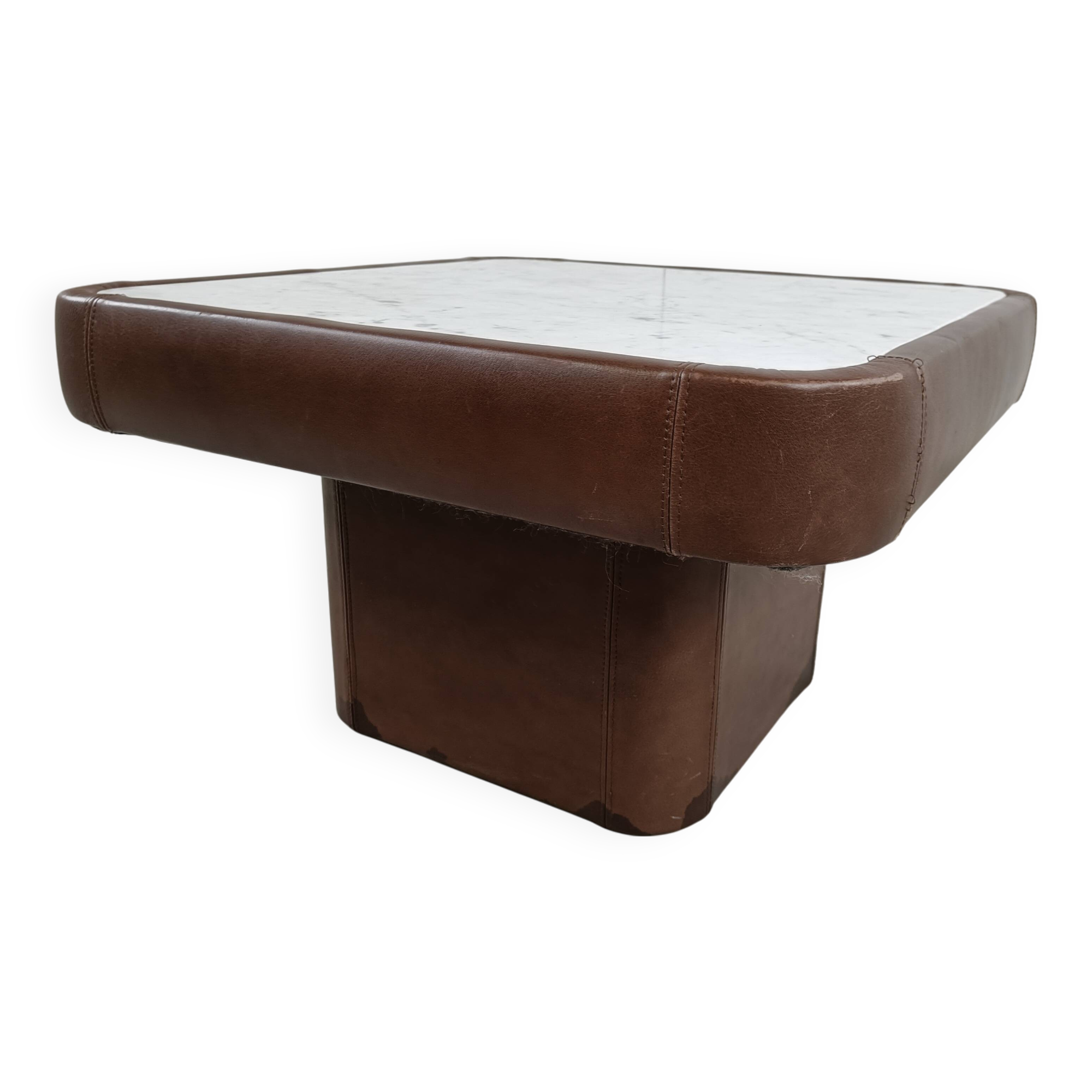 Vintage coffee table in marble and leather attribué à Desede, 1970s
