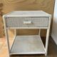 Table de nuit ou chevet en rotin