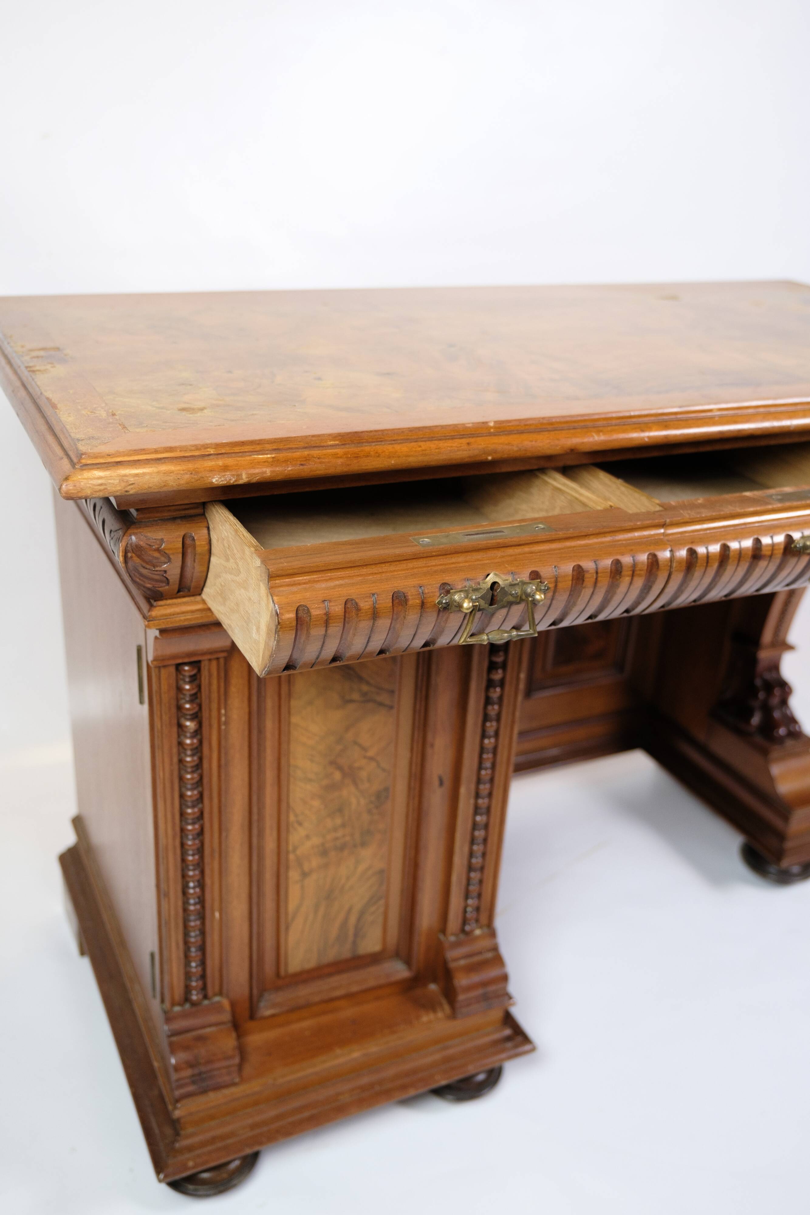 Bureau ancien avec petit meuble en noyer des années 1860