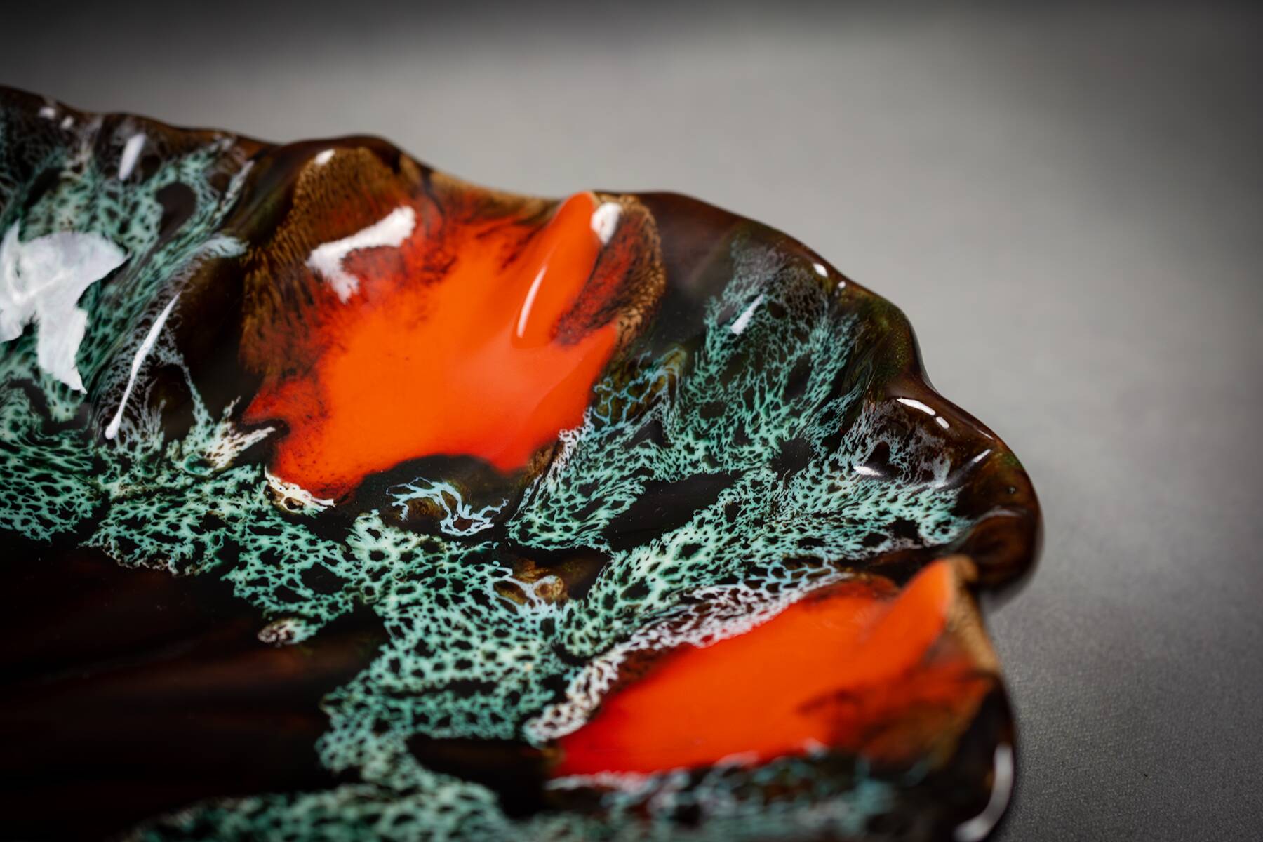 Large Vallauris ceramic bowl in the shape of a leaf