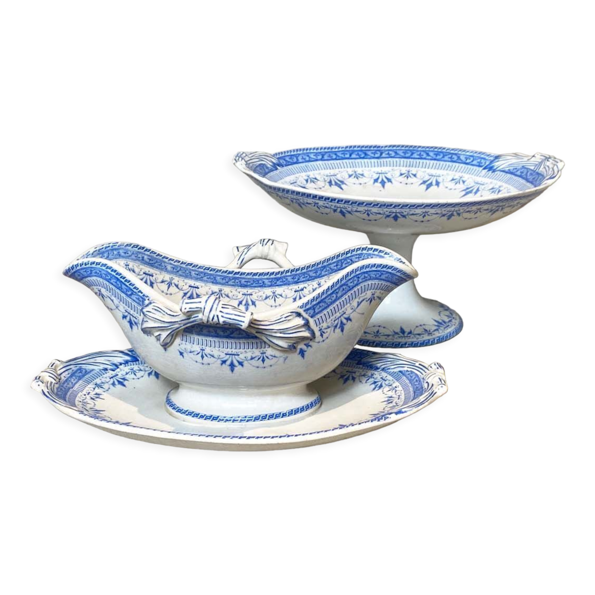 Ensemble B&Cie, Creil and Montereau, saucier with standing cup