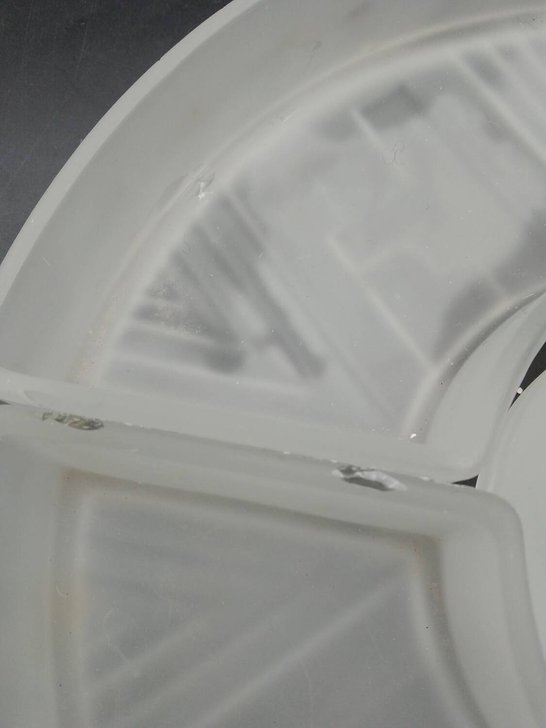 Art Deco wrought iron and frosted glass servant with vine leaves circa 1930