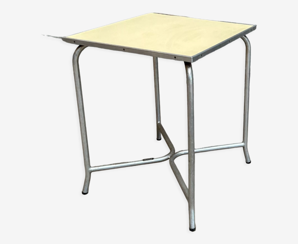 Table d’appoint carré « Manutub »