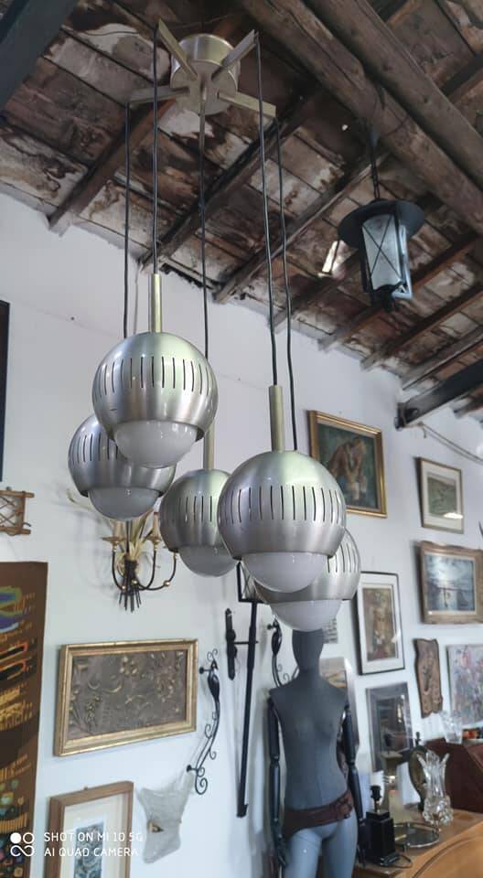 Lustre en cascade vers 1970