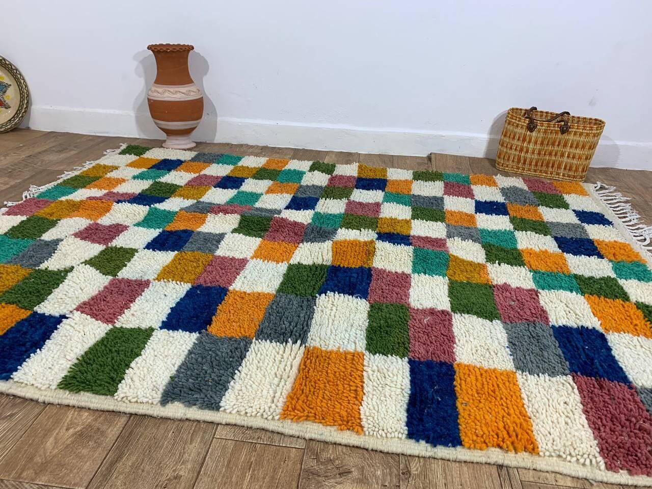 Handcrafted moroccan berber rug 213 x 160 cm