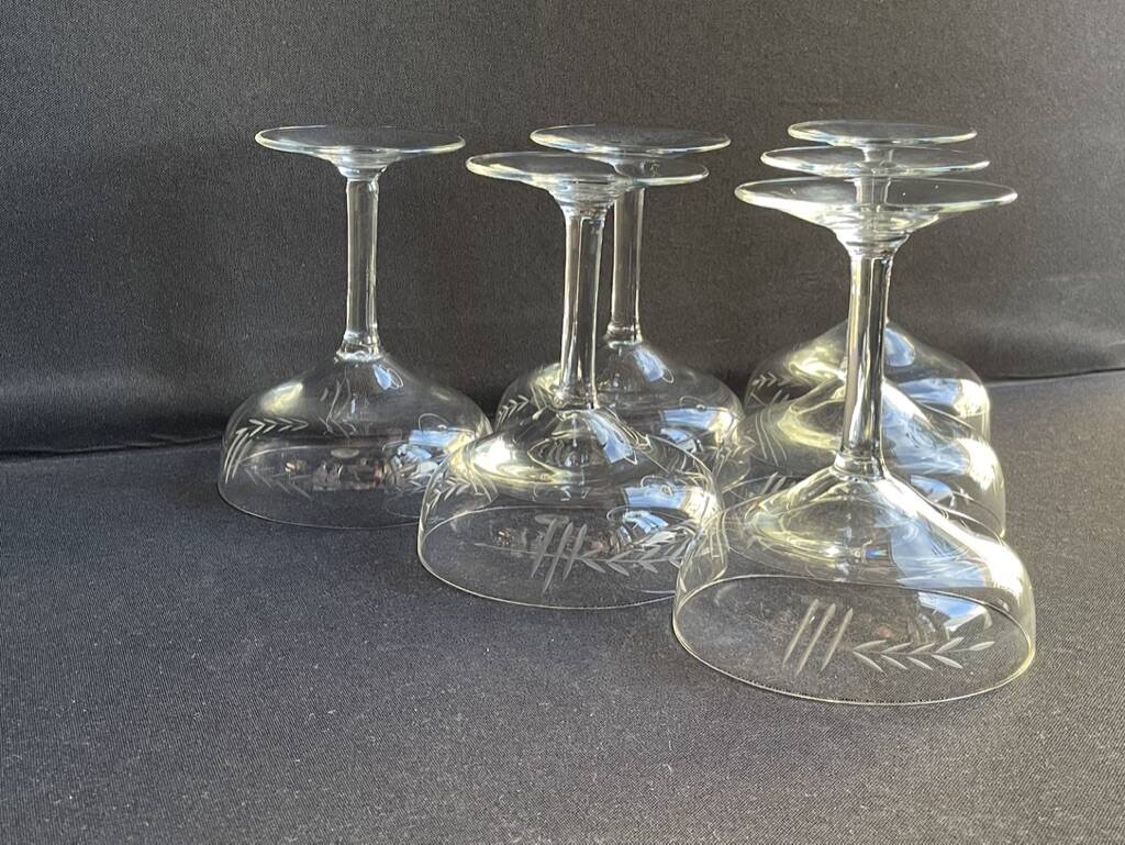 6 Champagne glasses – Cut crystal