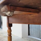 Rustic Burgundian farm table with old round shutters - 1m50