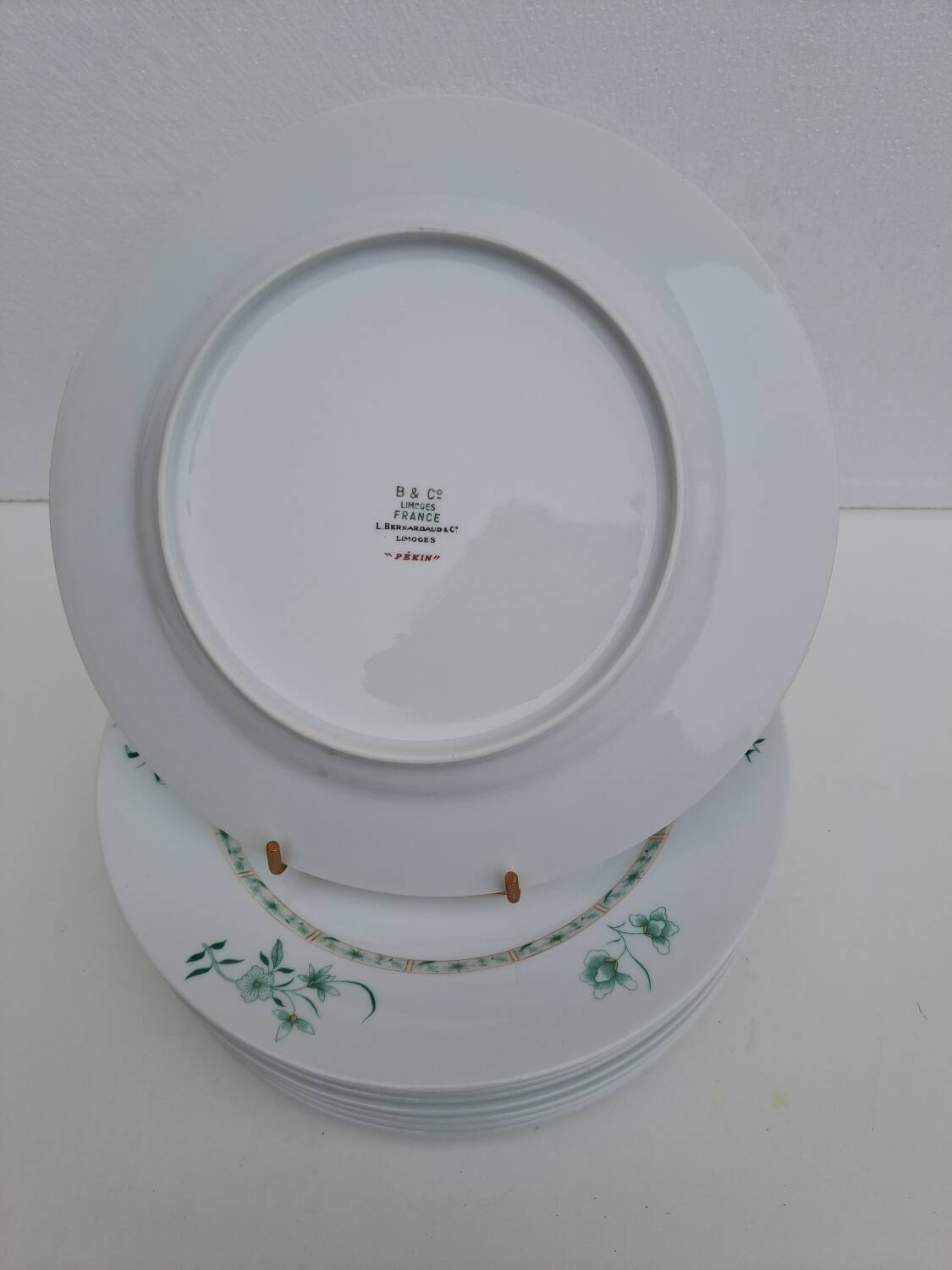 8 flat plates in Limoges Bernardaud porcelain model Beijing