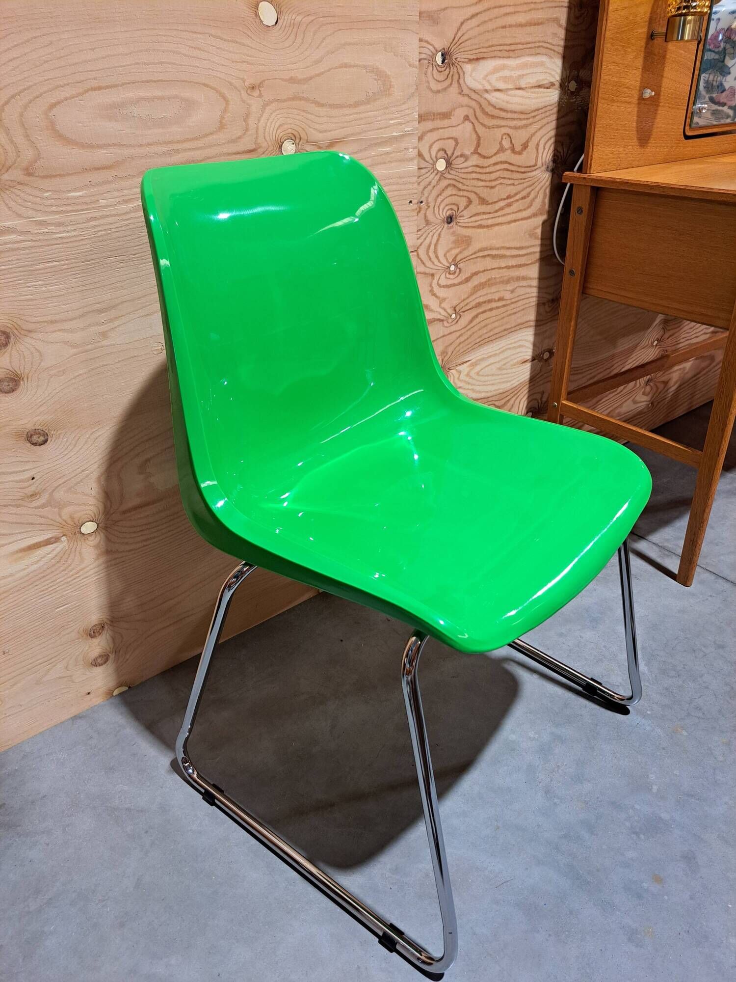 Set groene kunststof chromen buisframe stoelen Helmut Starke Zweden