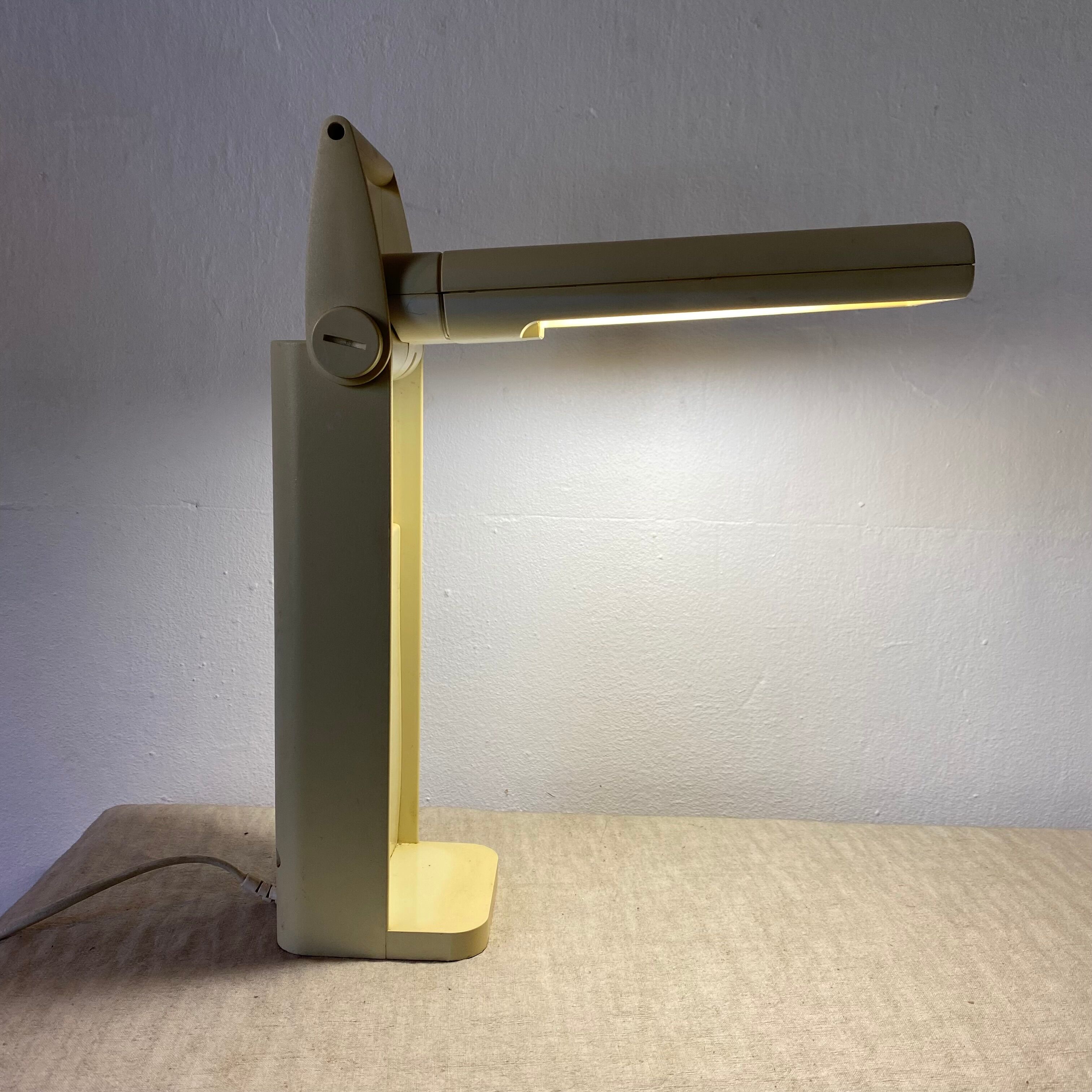 Dayligh folding desk lamp 80s