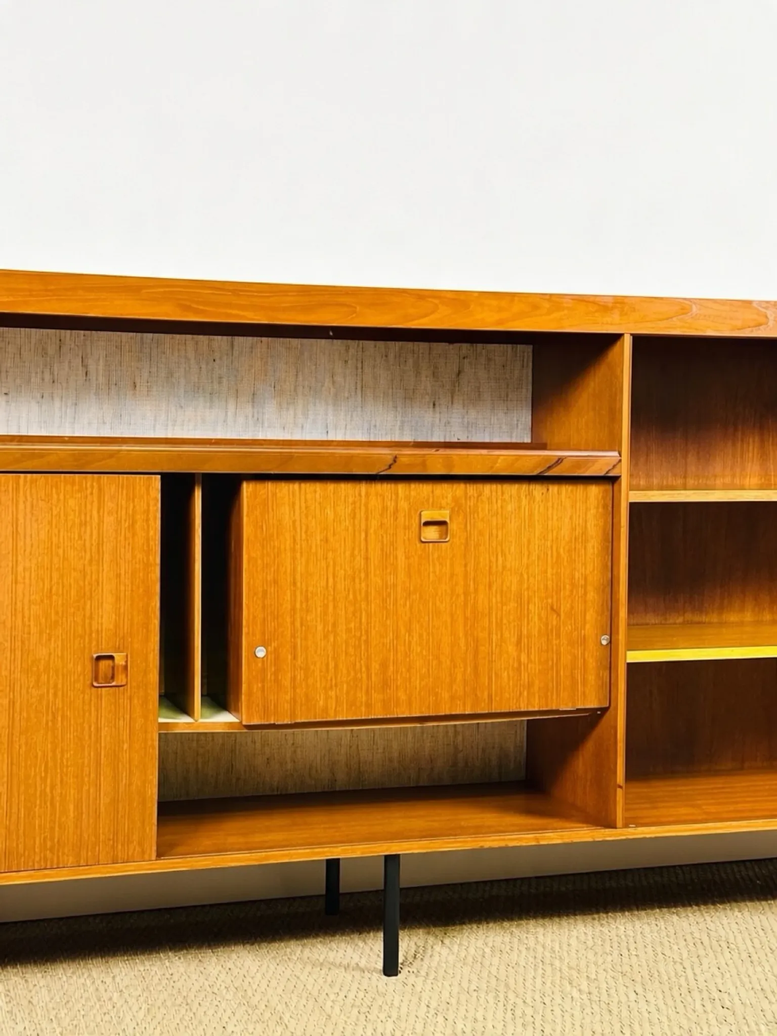 Enfilade scandinave haute en teck 1960