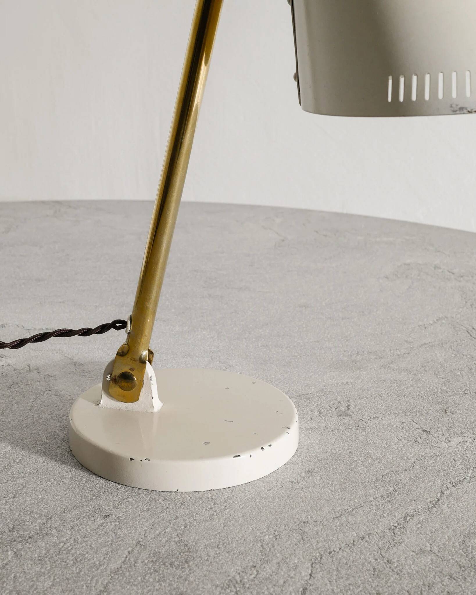 White Finnish Mid Century "9222" Table Desk Lamp by Paavo Tynell, 1940s