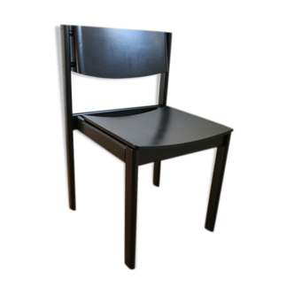 Black thermoformed wood desk chair