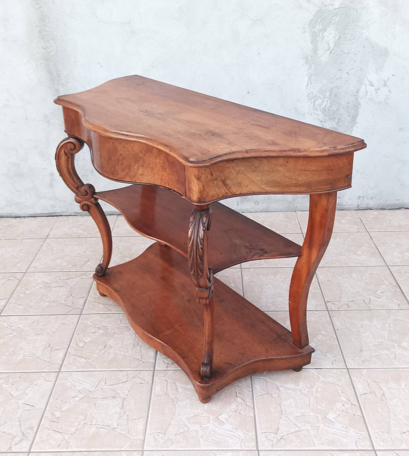 Large console from the Napoleonic III era in walnut and walnut burl.
