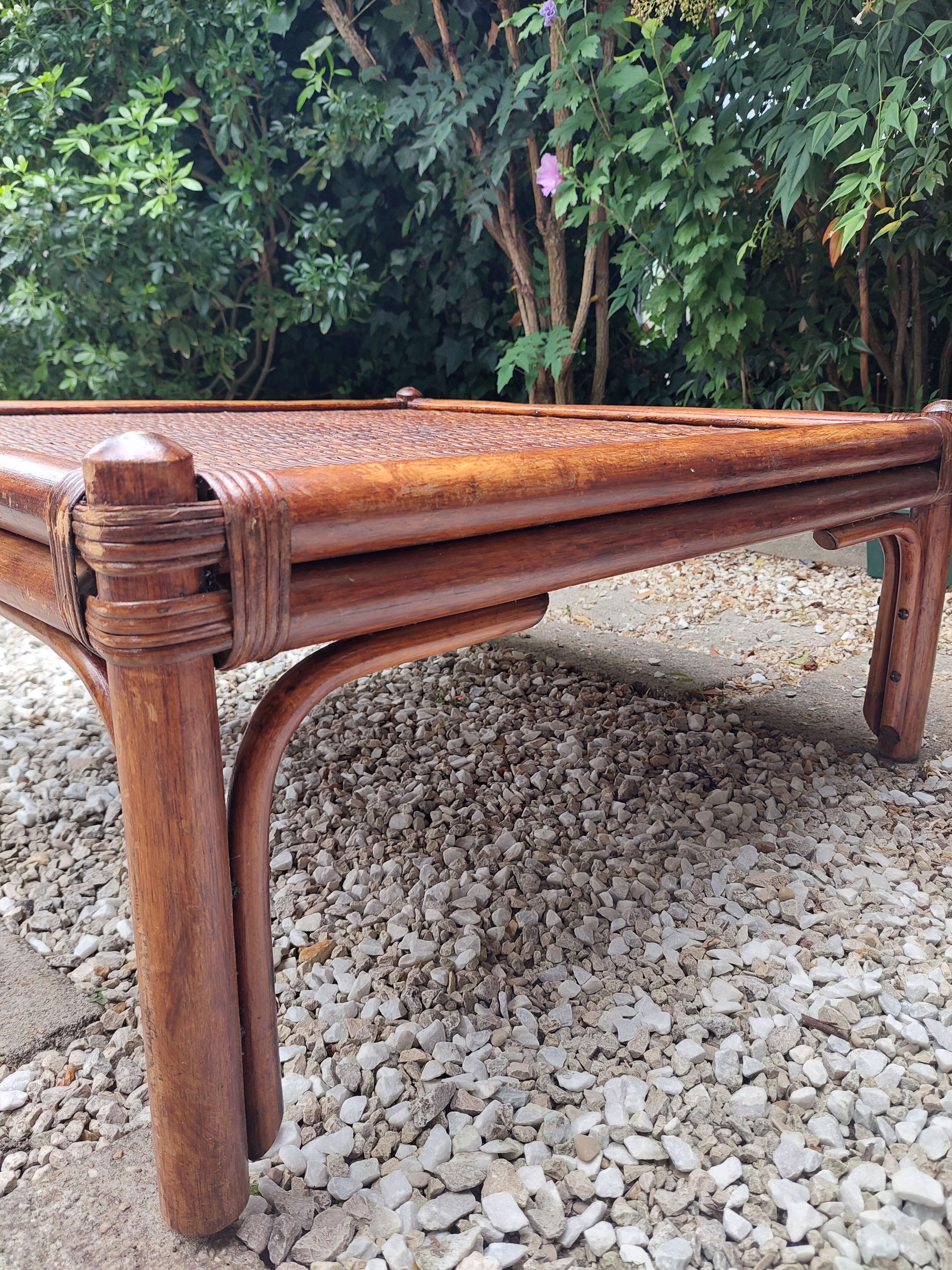 Table basse carré en rotin
