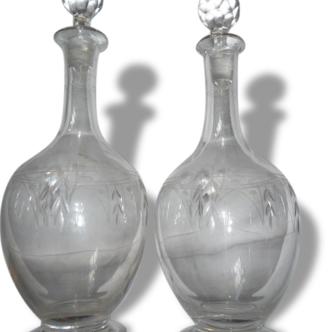 Set of two crystal decanters