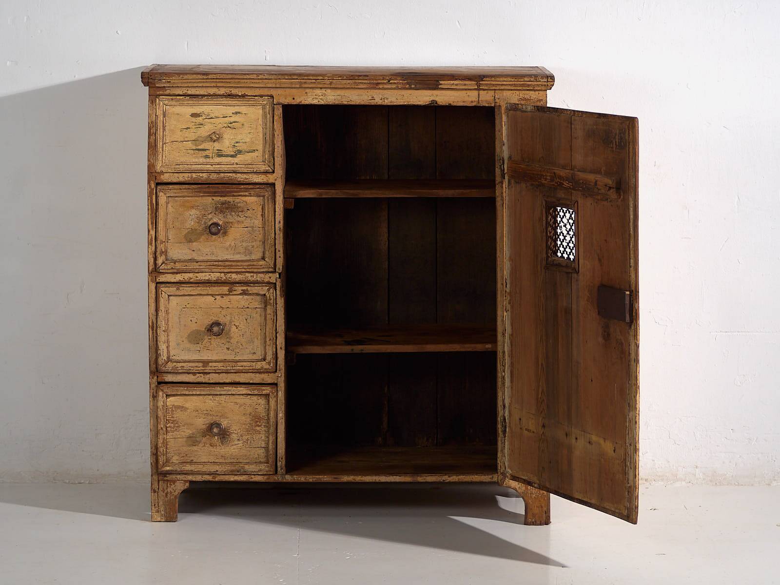 Antique kitchen cupboard (c.1920)