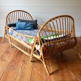 Evolutionary child bed