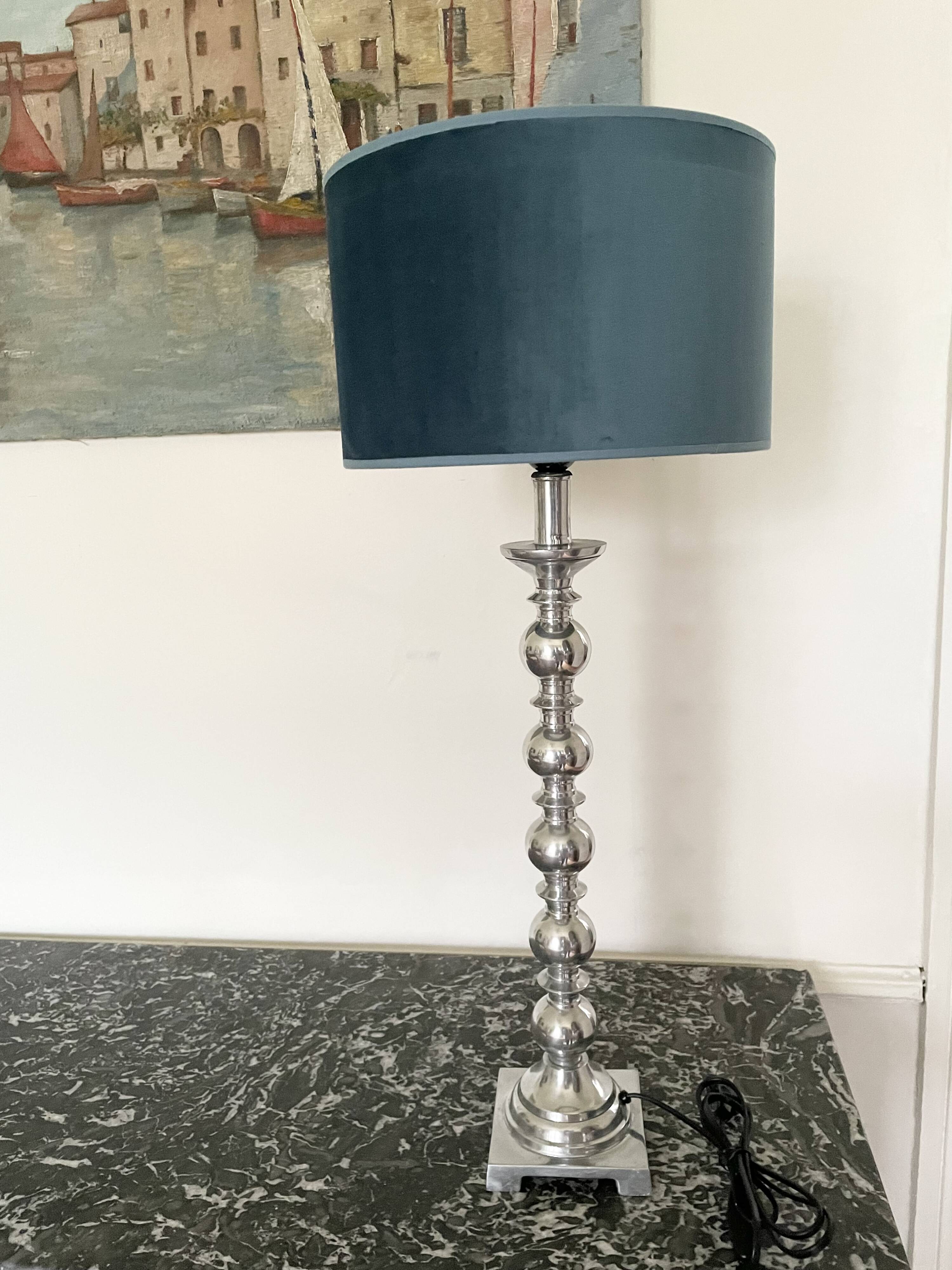 Ball base lamp