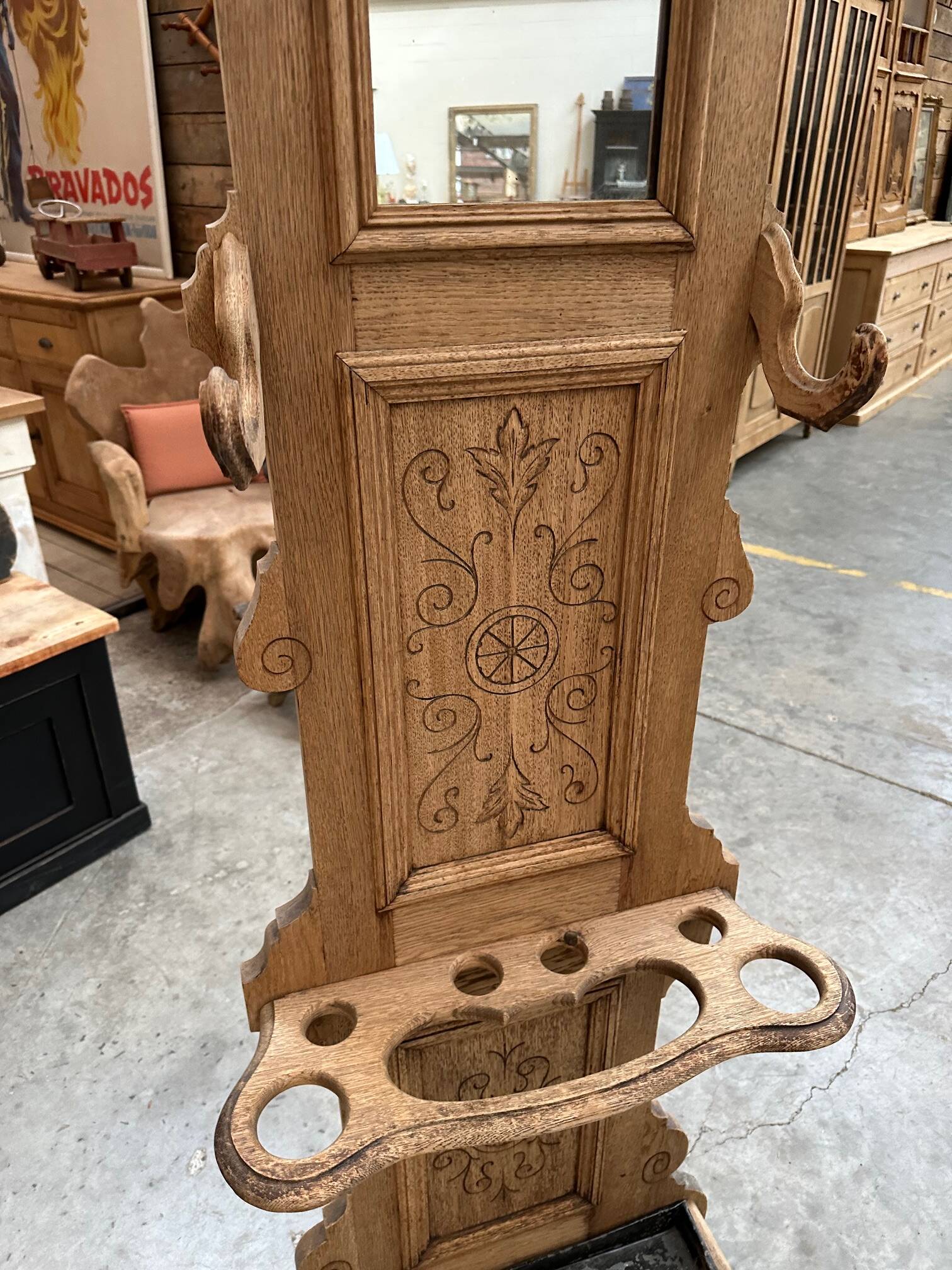 Entrance cloakroom, early 20th century