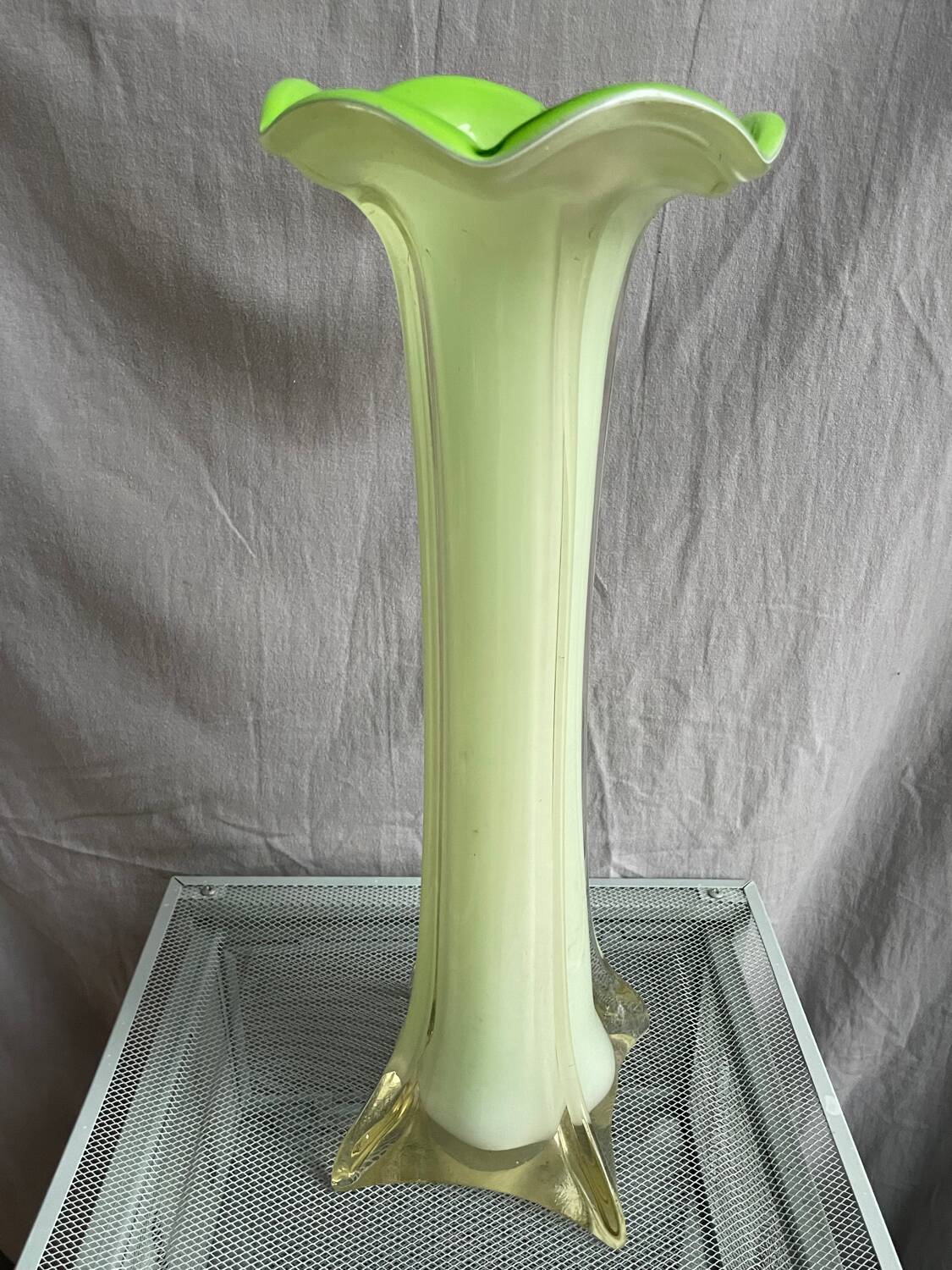 Vintage apple green opaline soliflore vase