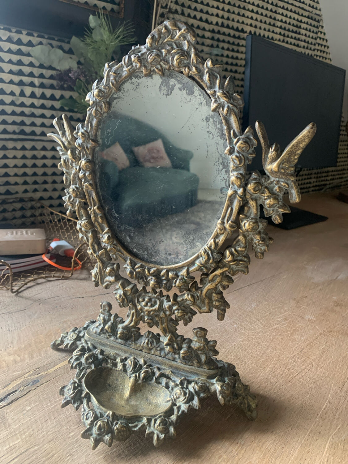 Psyche mirror in brass