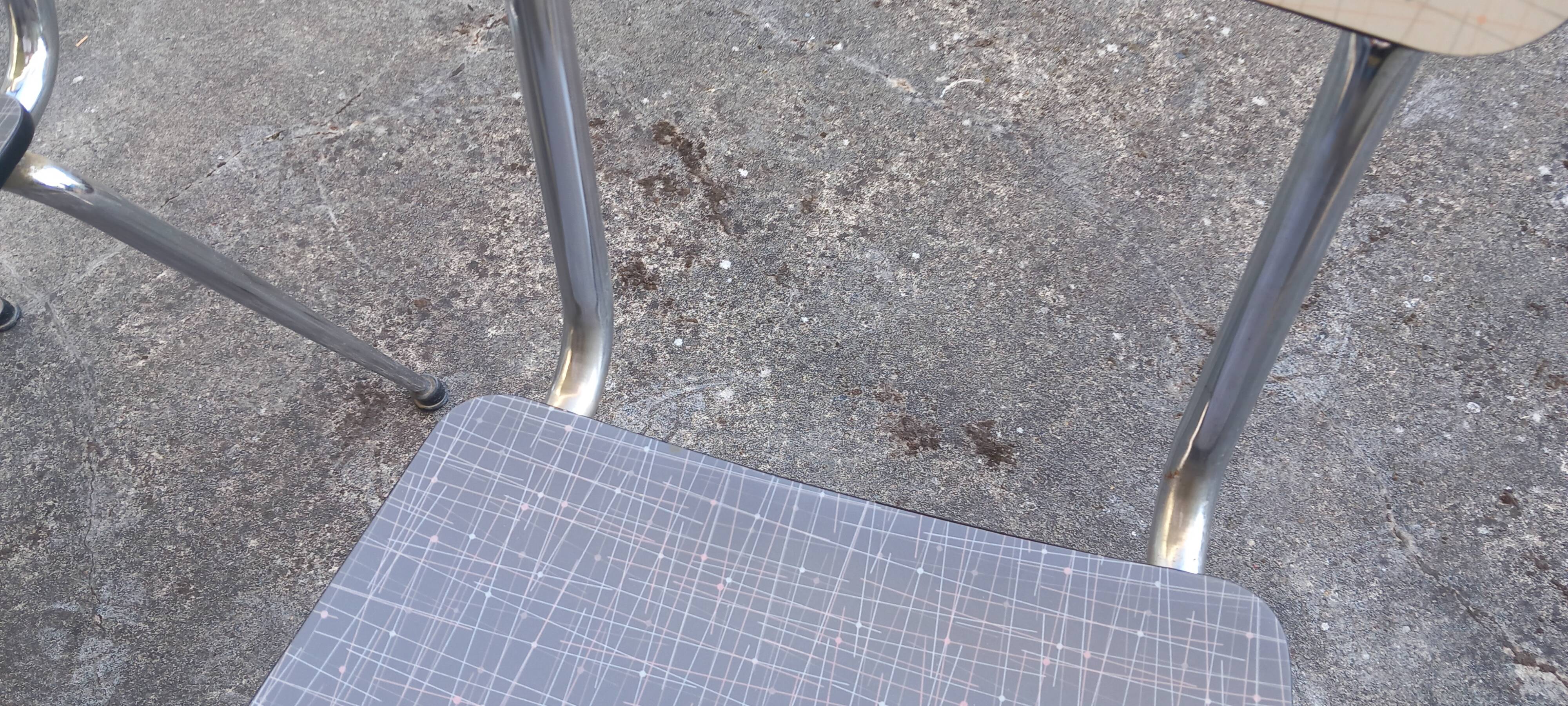 Pair of vintage 1960 Formica chairs – Space Age pattern