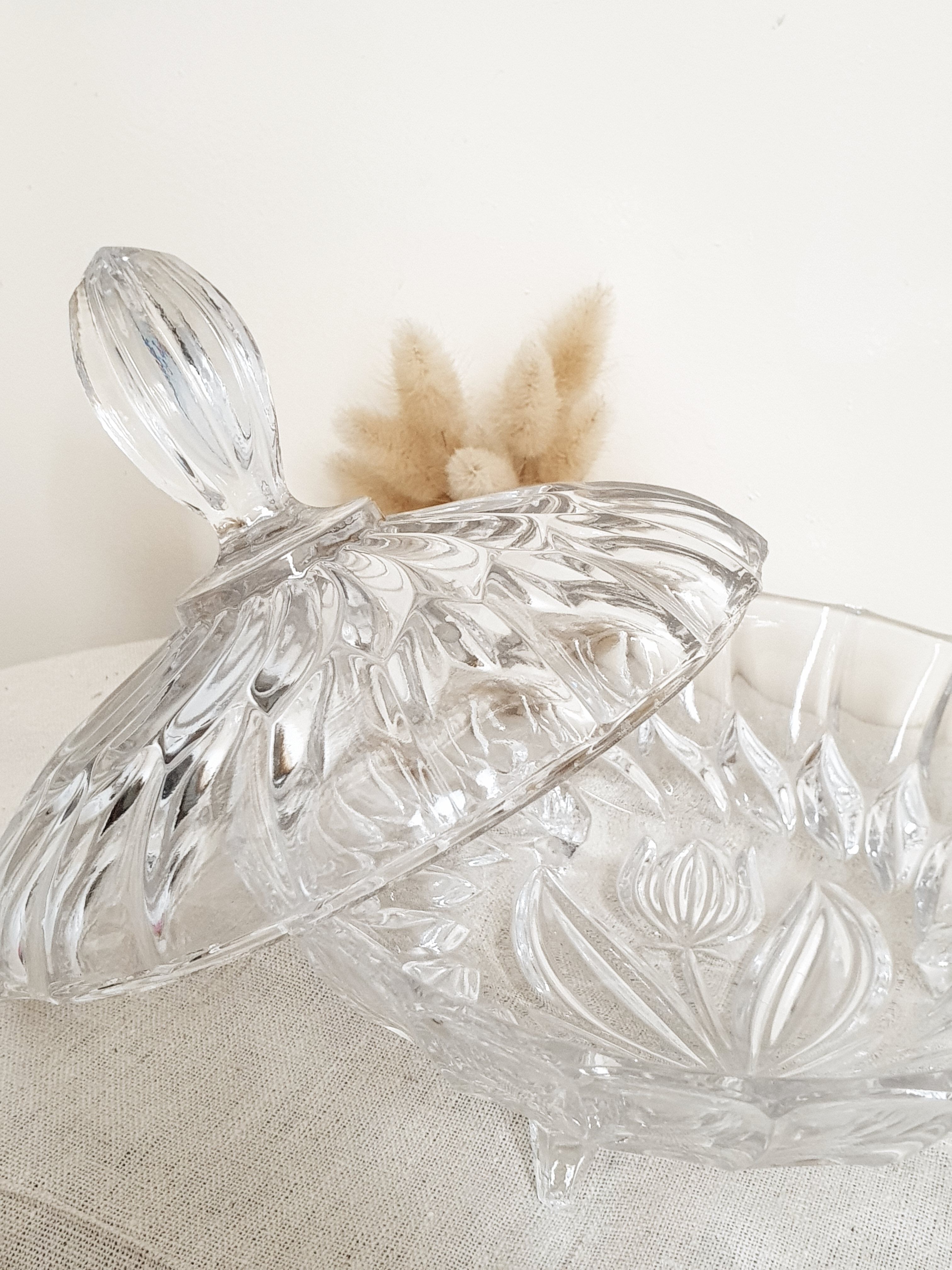 Chiseled glass candy box