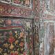 Porte indienne avec cadre, décor motifs floraux peints à la main