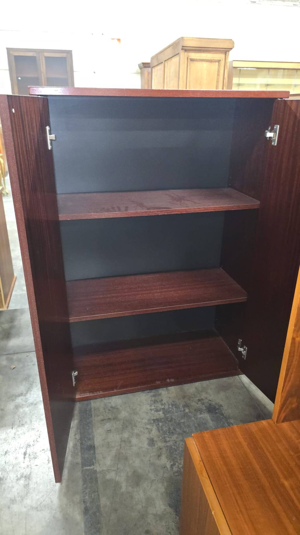 Armoire / étagère vintage en bois peu profonde