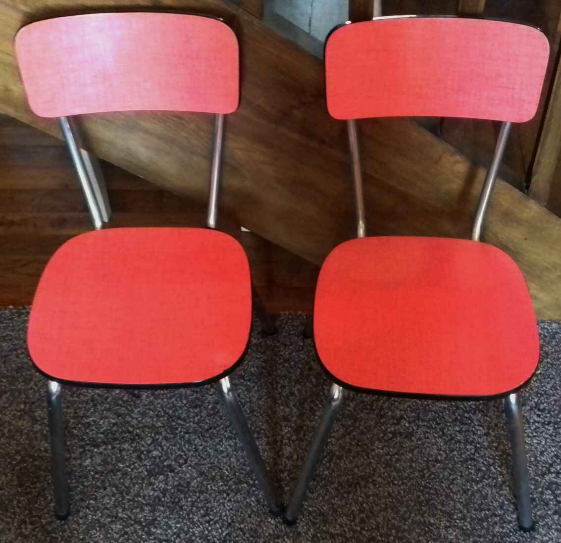 Lot 2 formica chairs