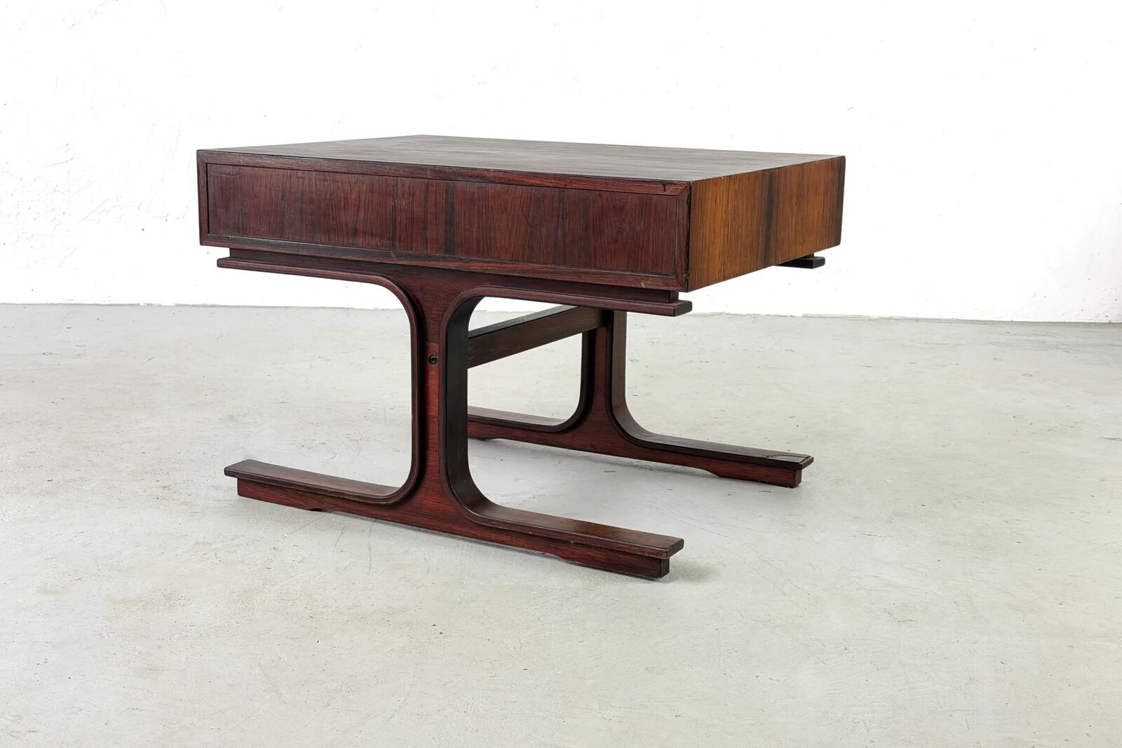 Table basse modèle 554 par Gianfranco Frattini pour Bernini – 1960s