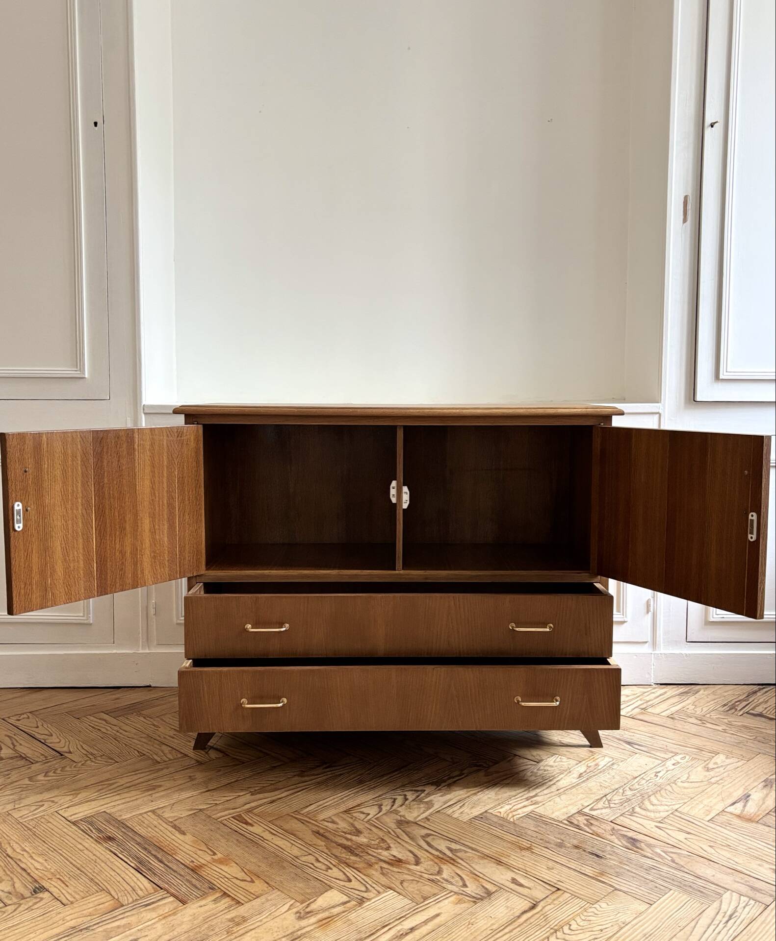 Vintage buffet