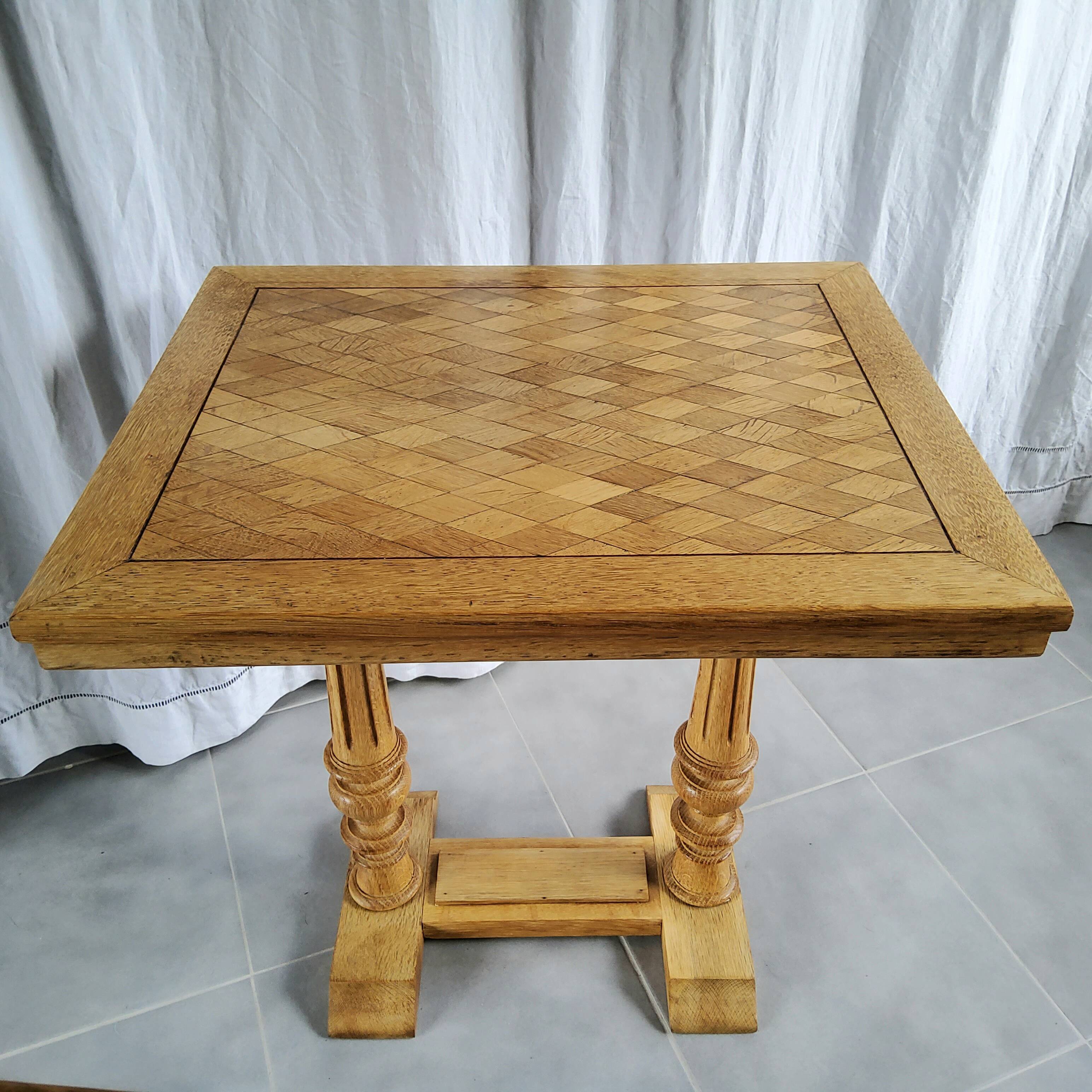 Coffee table/pedestal table