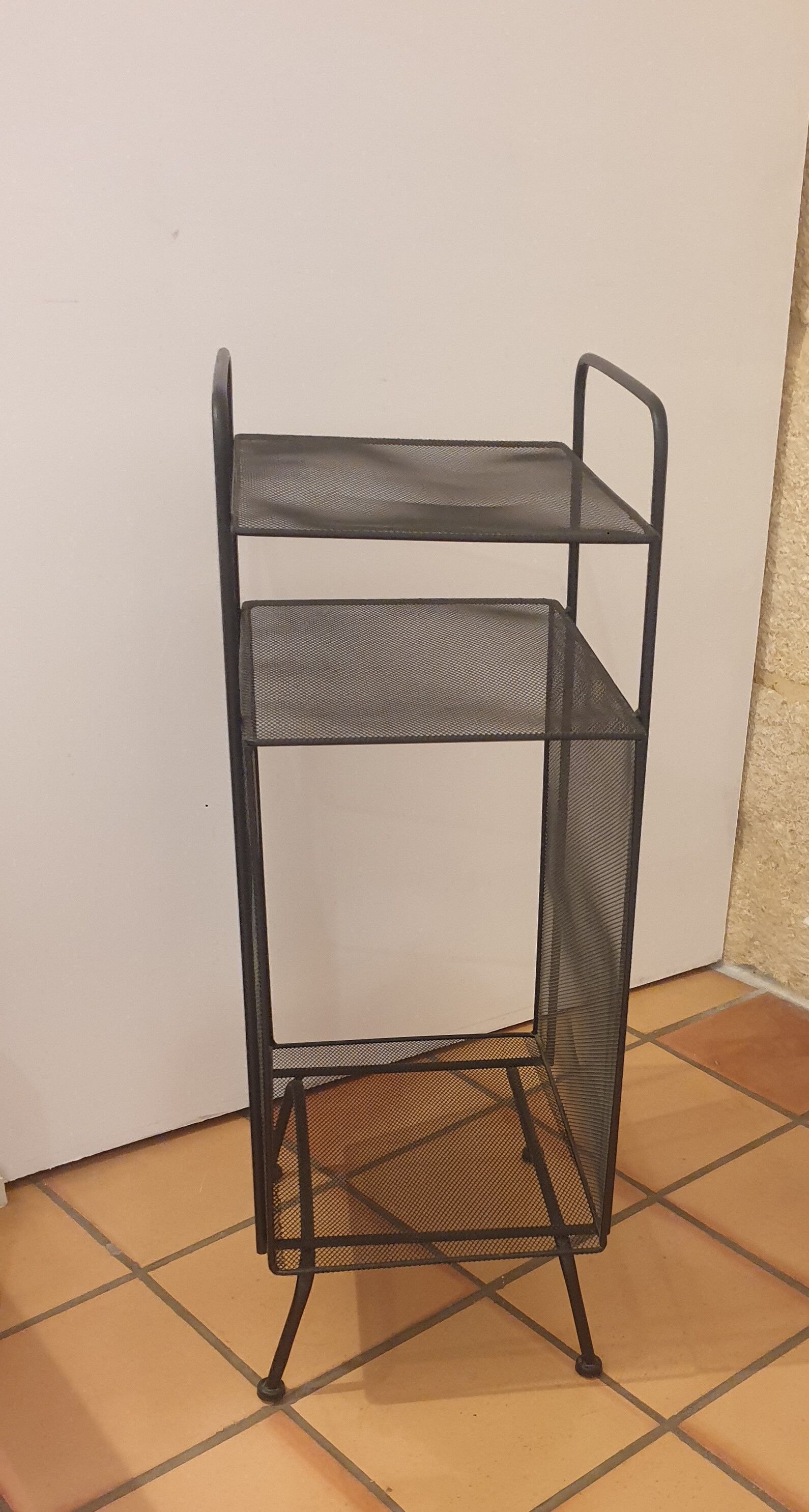 Metal storage cabinet