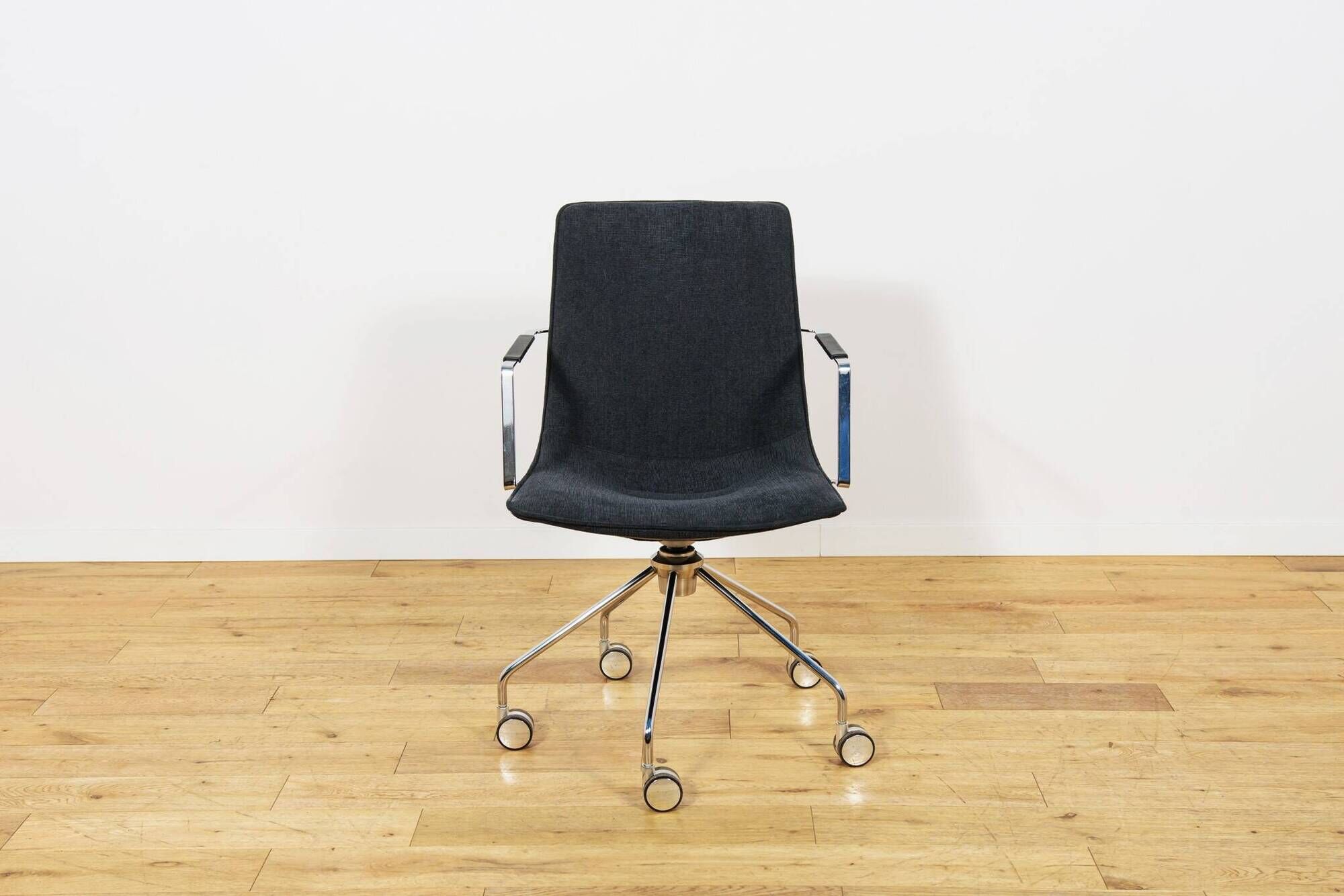 Mid-Century Conference Chairs "Comet" by Gunilla Allard for Lammhults, Sweden, 1990s, Set of 8