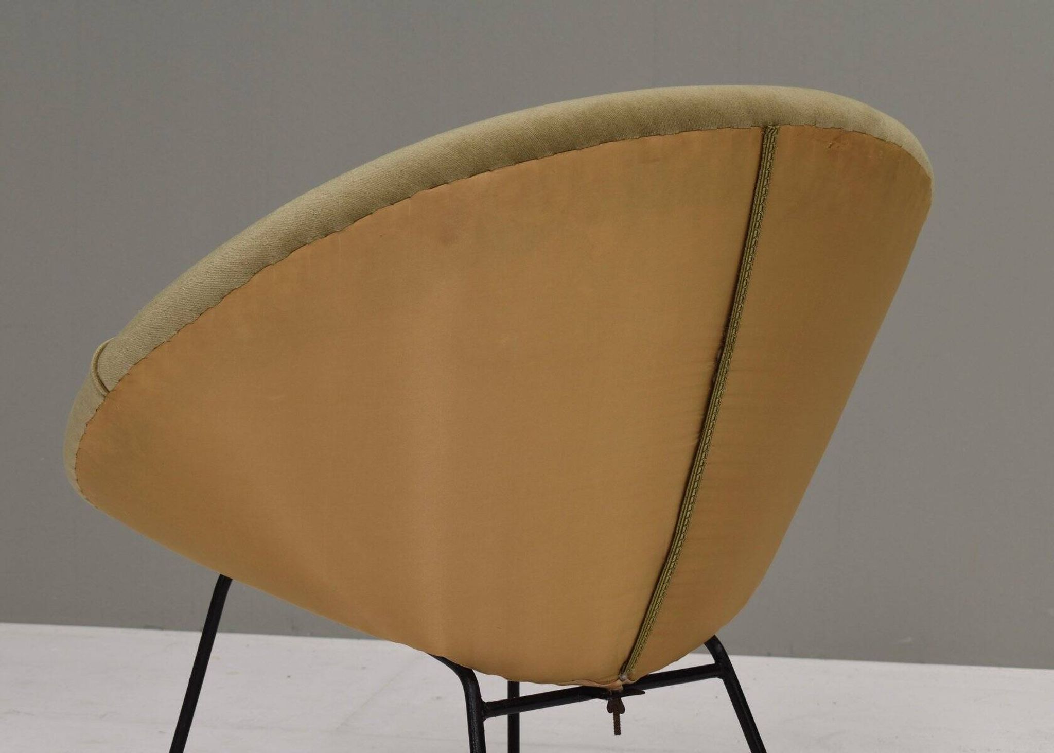 Fauteuil en velours en forme de cercle, années 1950