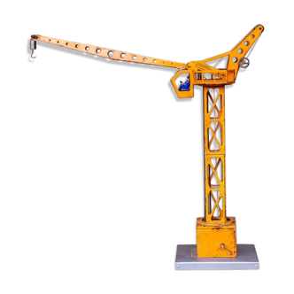 Jouet ancien, grue de construction avec conducteur