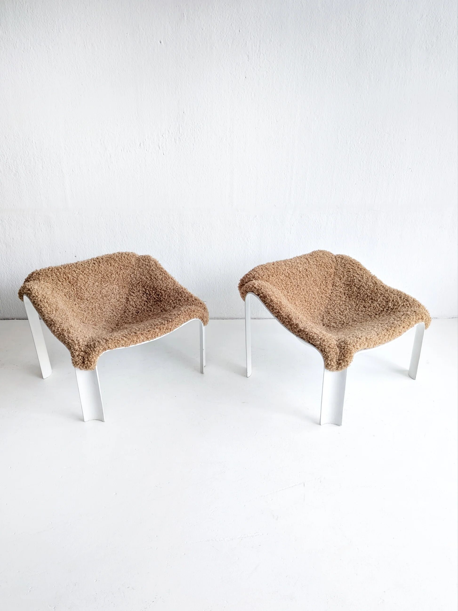 Set of 2 'F300' lounge chairs by Pierre Paulin for Artifort 1960s